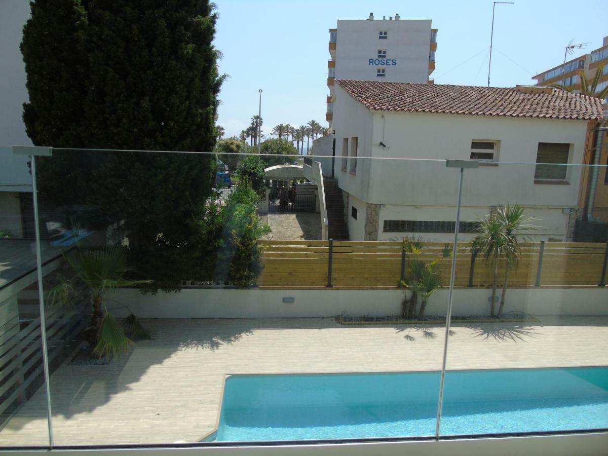 Appartement Proche Mer Avec Piscine Rosas Exterior foto