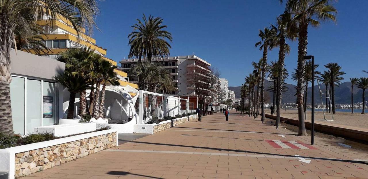 Appartement Proche Mer Avec Piscine Rosas Exterior foto